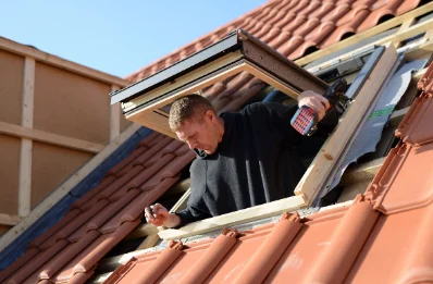 Pose de fenêtres de toit Velux à Romelfing